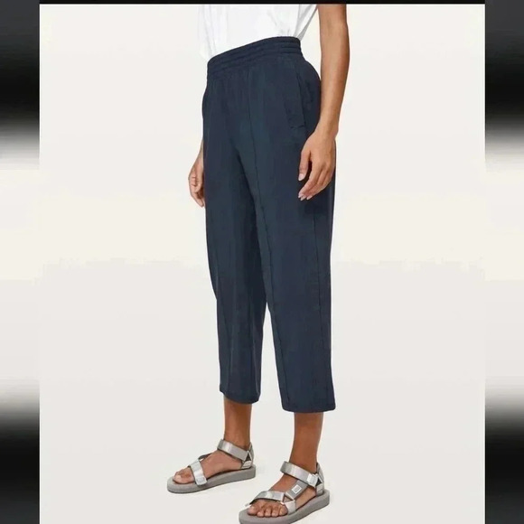 Lululemon Wanderer CropTrue Navy - Picture 2 of 8